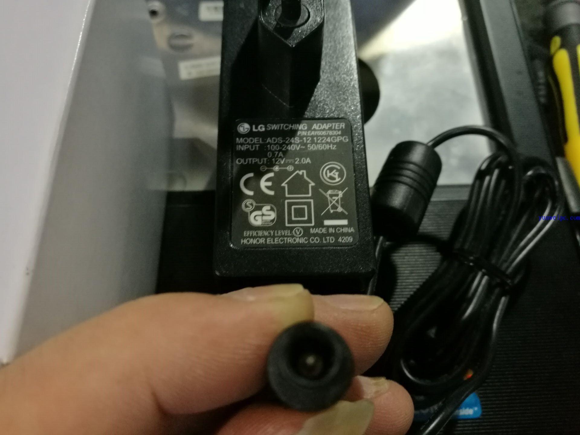 lg显示器电源适配器12v2a 液晶显示器E1940T E2040T E1940S 1948sx w1943se充电器