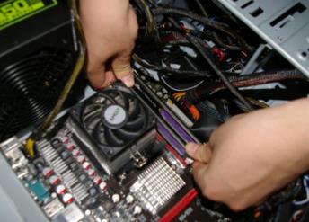 电脑开机只显示dell就不动了怎么解决_郴州运维电脑维修网