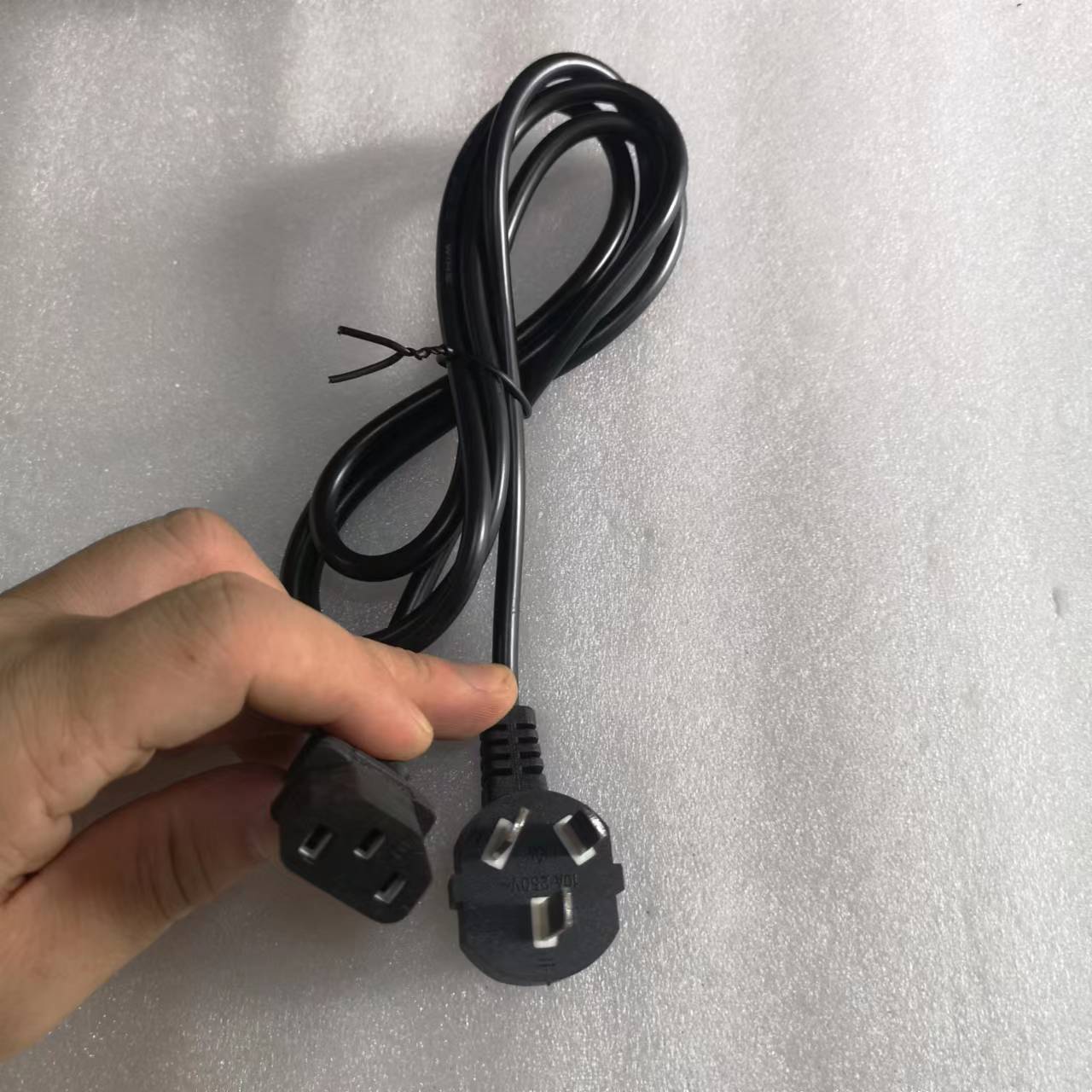 兴威1.5米台式机电源线普线 | 编号：SP00196