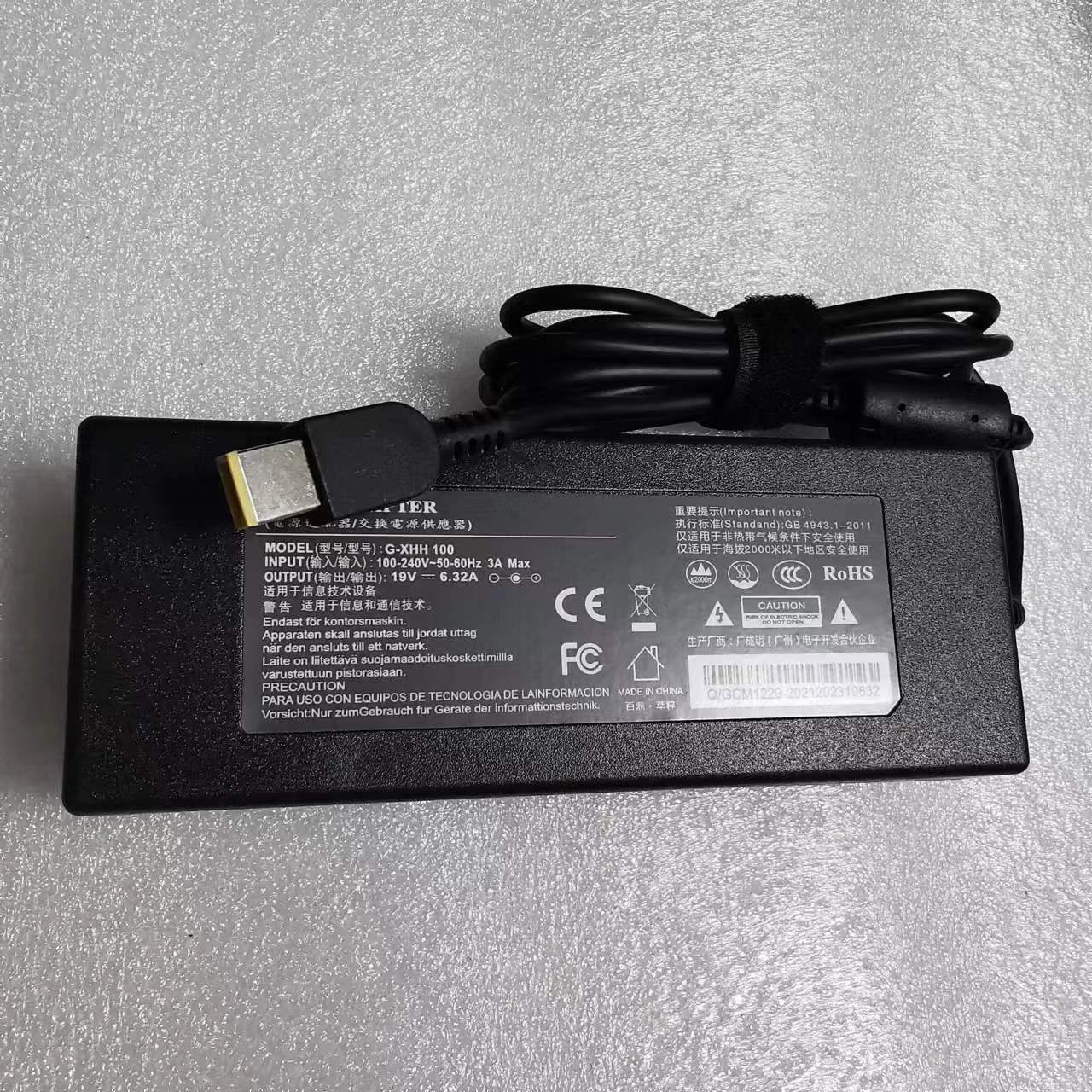 百鼎联想19.5V6.15A/6.32A 方口针 普通 | 编号：SP00030