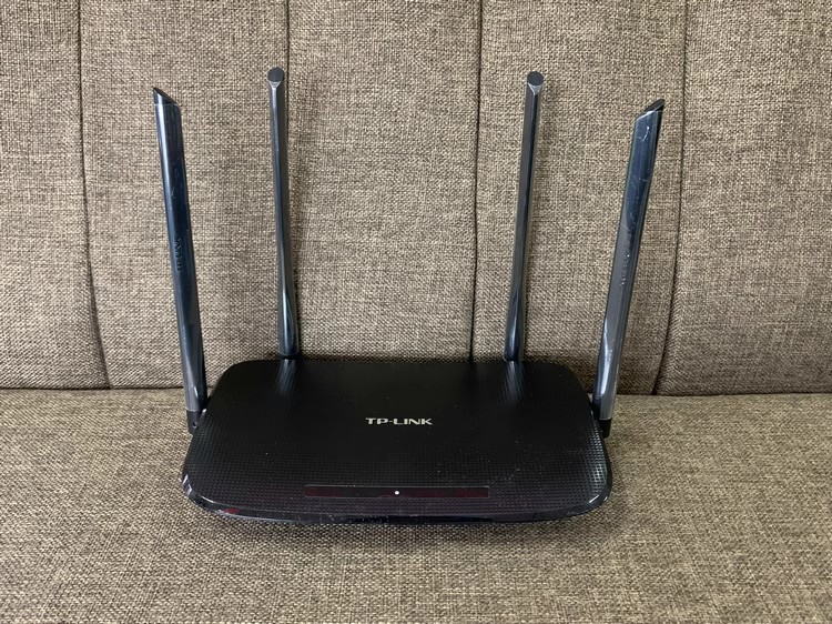 TP-LINK  路由器 TL-WDR5620四天线 | 编号：SP00094